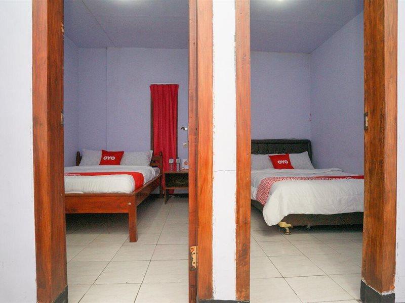 Oyo 2120 Pieter Homestay Bromo Probolinggo Exterior photo