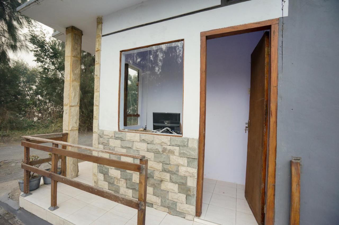Oyo 2120 Pieter Homestay Bromo Probolinggo Exterior photo