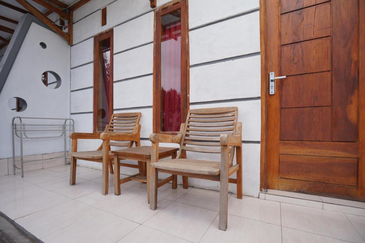 Oyo 2120 Pieter Homestay Bromo Probolinggo Exterior photo